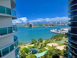 Building Photo - 1800 N Bayshore Dr