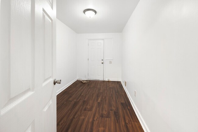 Foto del edificio - 3816 W Bay Ave