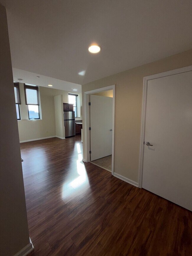 Foto del edificio - Bright & Spacious 2BR Apartment in Trendy Downtown Bethlehem, PA