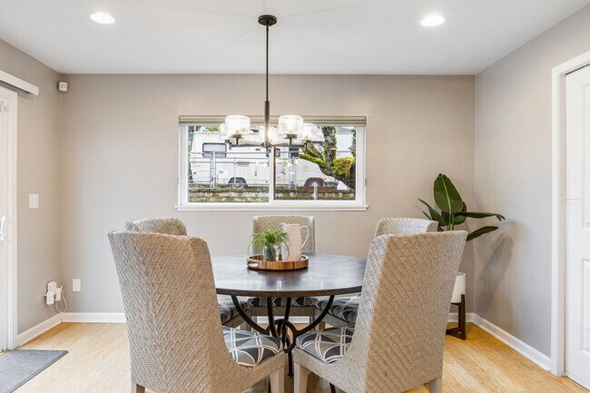 Foto del edificio - 5241 33rd Ave S