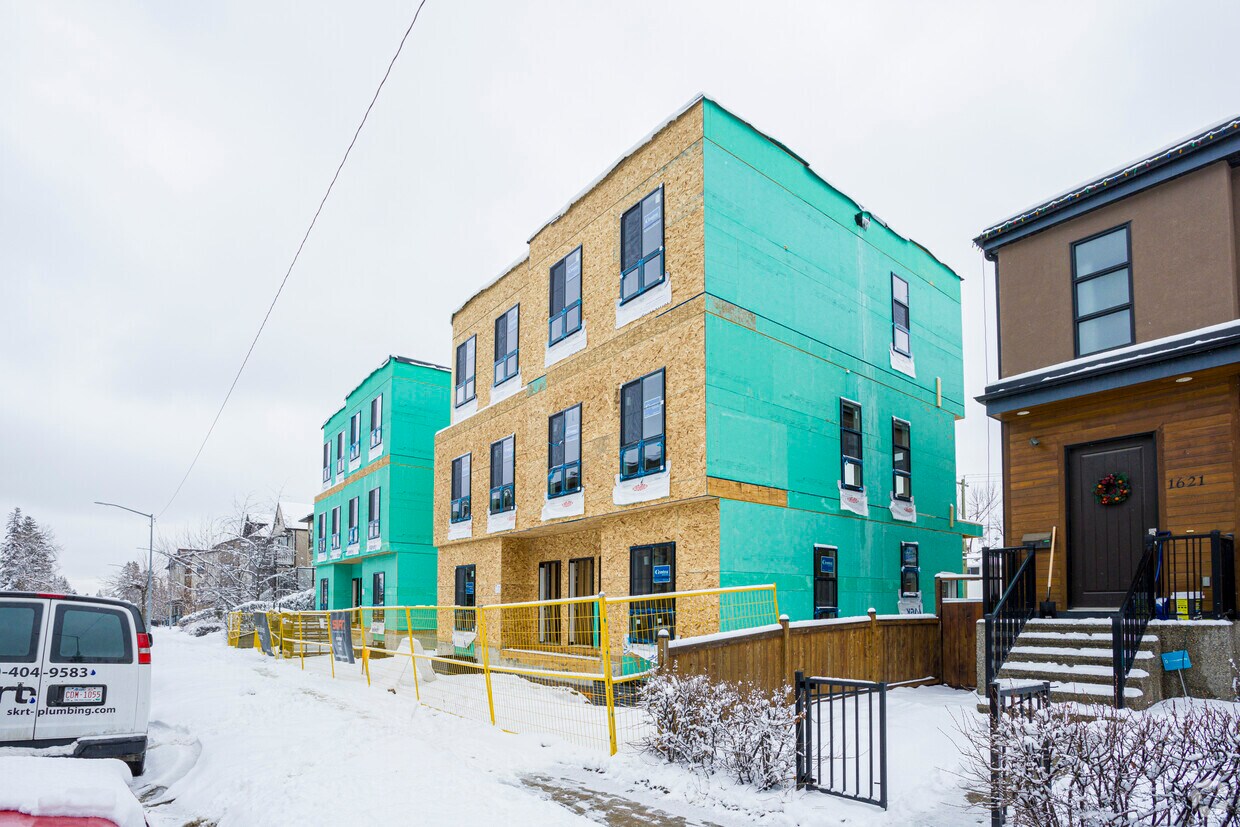 Building Photo - Loop 33