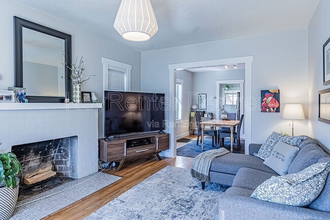 Building Photo - 555 Harrison St