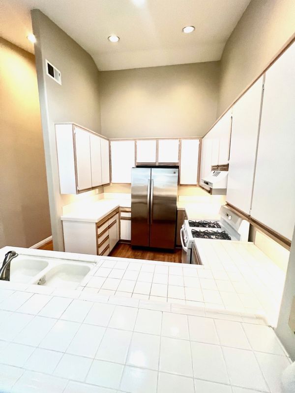 Building Photo - 31 Highpark Pl