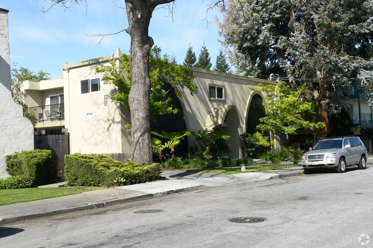 1418 Gordon St, Redwood City, CA 94061 Apartments in Redwood City, CA