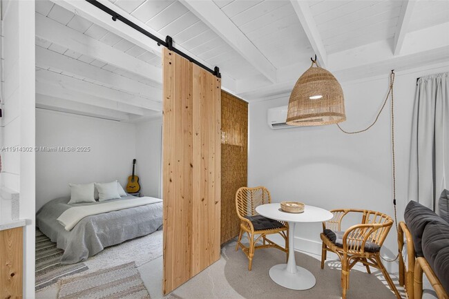 Building Photo - 11324 Palm Tree Ln