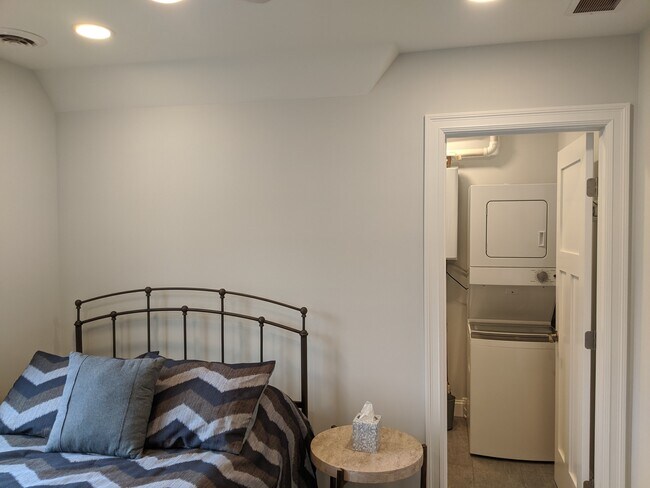 Building Photo - 20 Rockcress Ln
