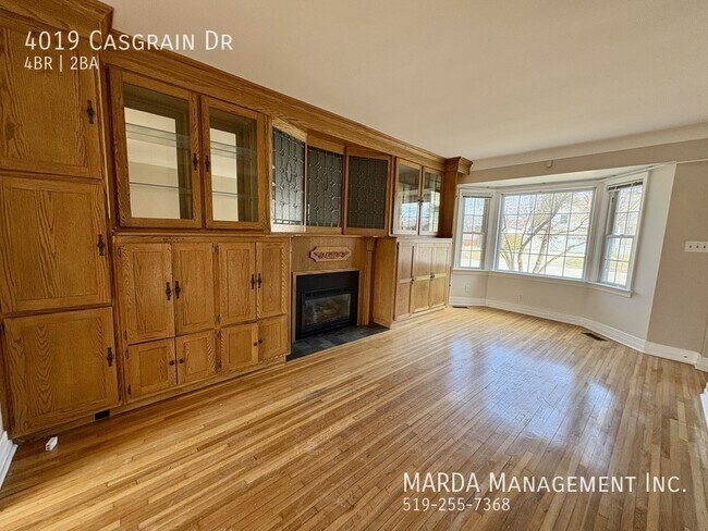 Photo du bâtiment - SPACIOUS 4 BED /2 BATH HOME IN SOUTH WINDSOR + UTILITIES