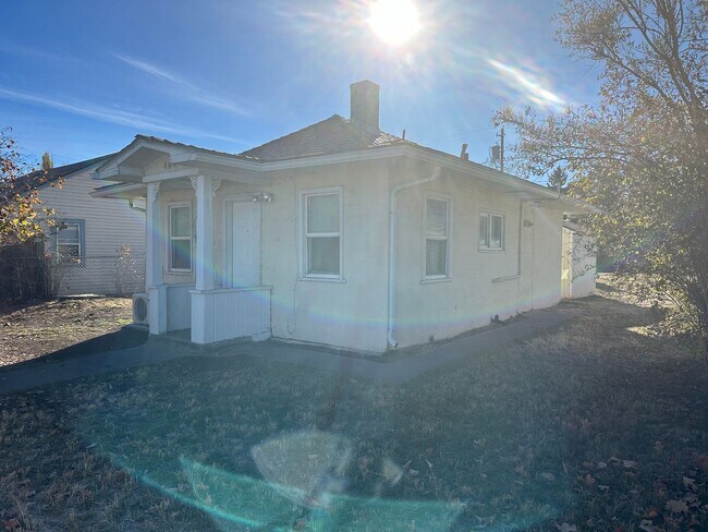 Building Photo - 404 Torrey St