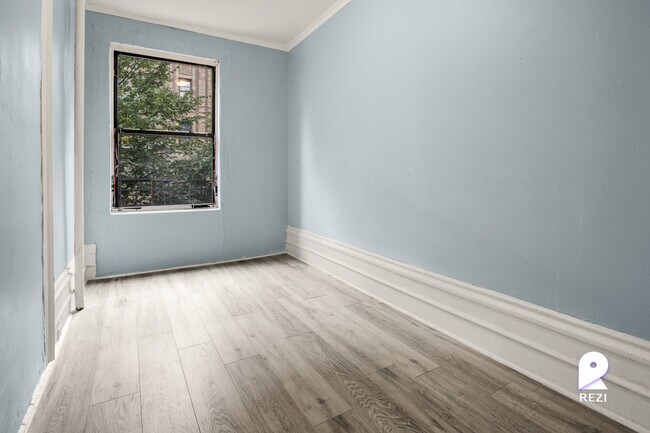 Foto del edificio - 974 Anderson Ave