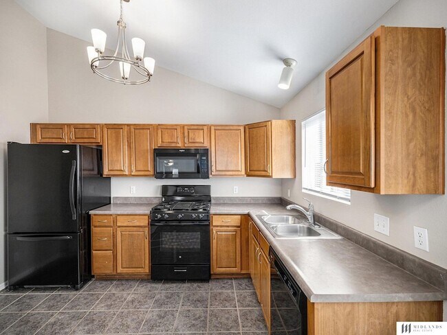 Foto del edificio - 16125 Greenleaf St