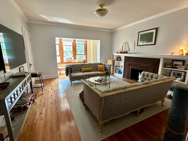 Foto del edificio - 5606 N Kenmore Ave