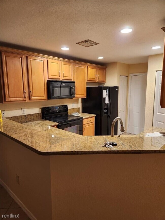 Foto del edificio - 3 br, 2.5 bath Townhome - 8982 Chambers St