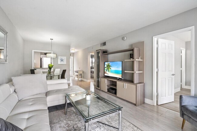 Foto del edificio - 1461 S Ocean Blvd