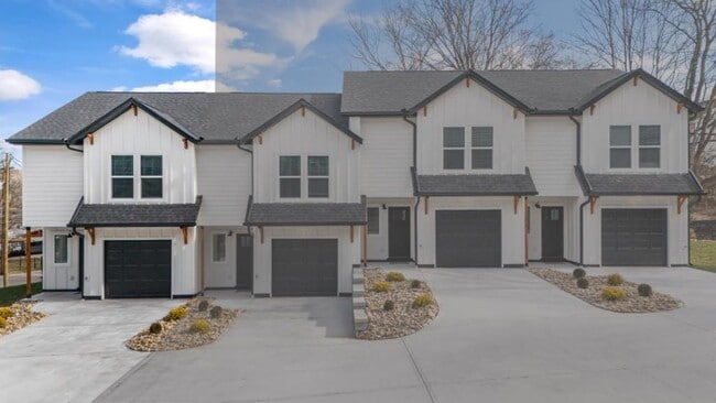 Photo - 112 Shipman Dr Townhome