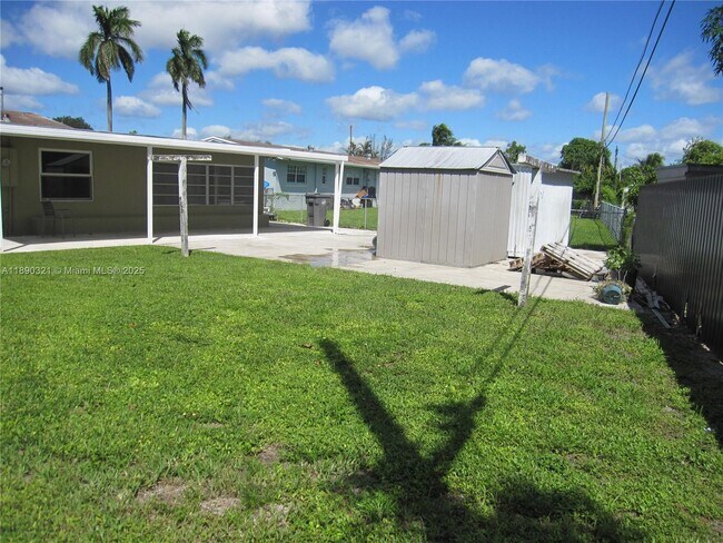 Foto del edificio - 3151 SW 37th Terrace