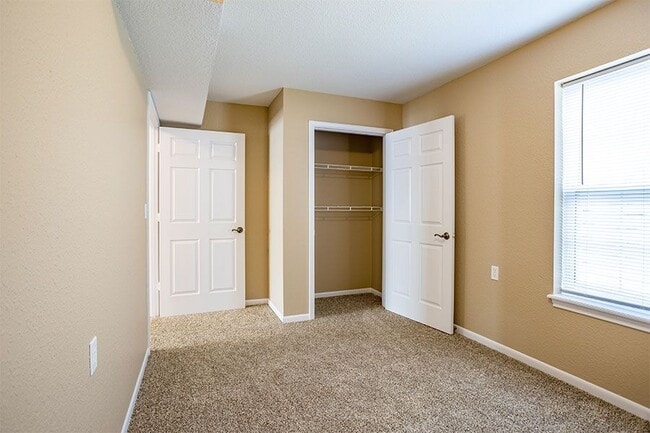 Building Photo - SILVERWOOD APARTMENTS