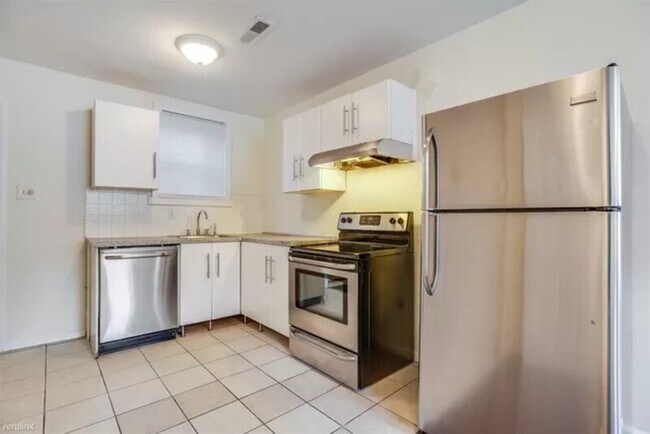Foto del edificio - 1138 W Lombard St
