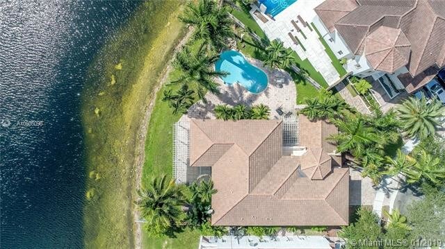 Foto principal - 7101 NW 111th Ave