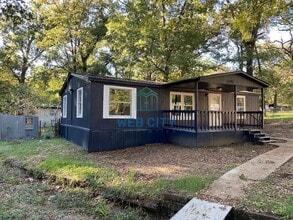 Building Photo - 15395 Flud Rd