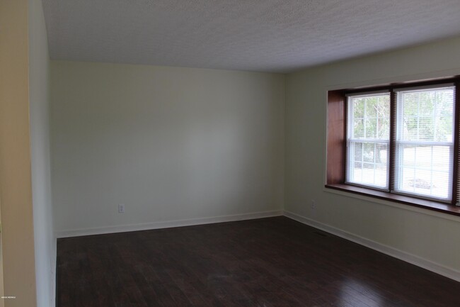 Building Photo - 2701 Eastover Ct