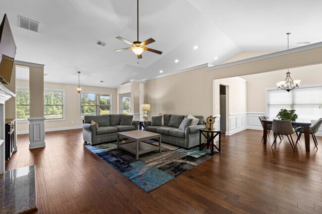 Foto del edificio - 4BR Craftsman on Pye Lake! Available Furnished or Unfurnished