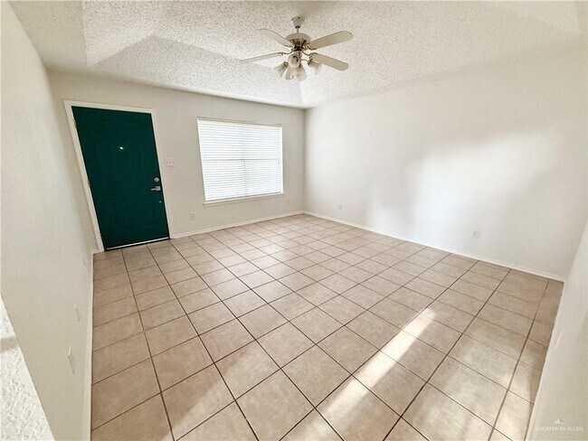 Foto del edificio - 7113 N 8th St
