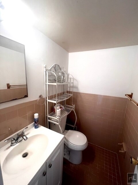 Foto del edificio - 4 Bedroom on SHELDON AVENUE