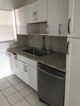 Building Photo - 2495 SW 82nd Ave
