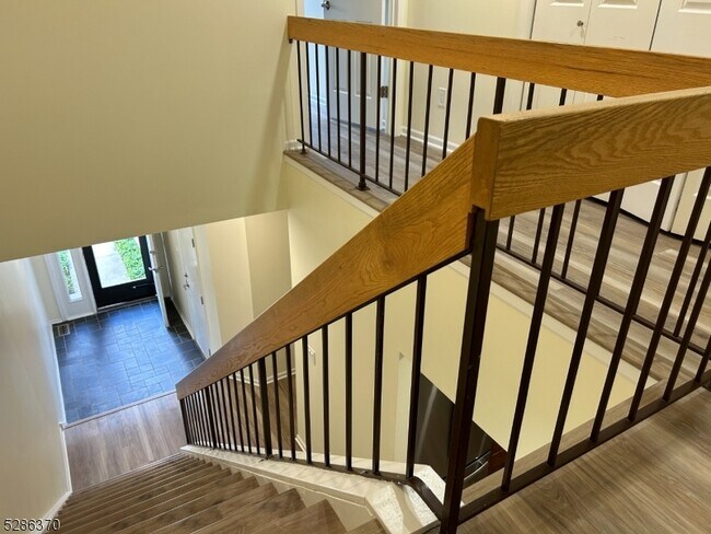 Building Photo - 188 Windsor Pl