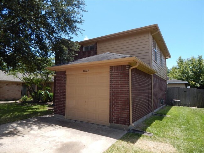Building Photo - 20123 Beechview Ln