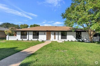 Building Photo - 2621 Cedar Elm Ln