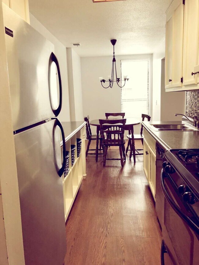 Foto del edificio - 10 Shrewsbury Green Dr