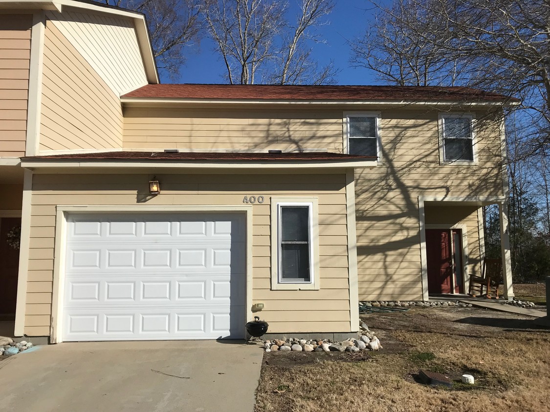 400 Harbor Bay Dr, Elizabeth City, NC 27909 Townhome Rentals in