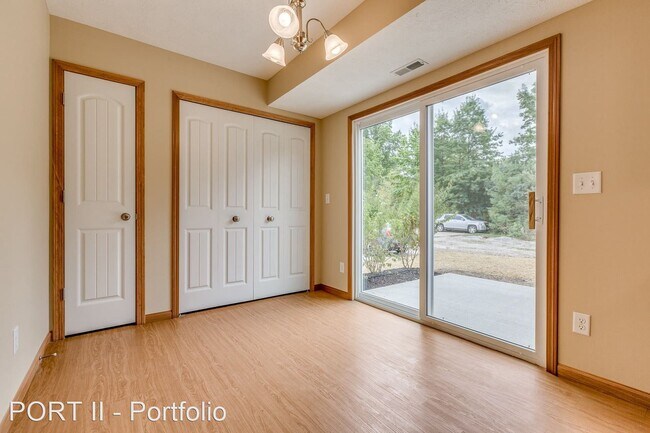 Building Photo - 3 br, 1 bath House - 377 Station 44 Pl Uni...
