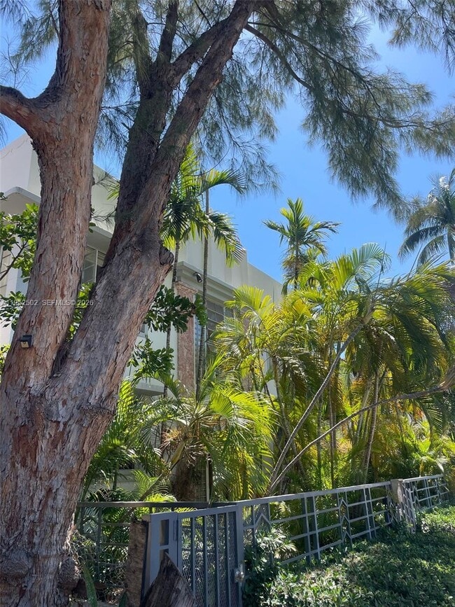 Building Photo - 1611 Euclid Ave