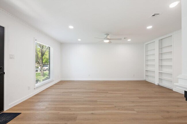 Foto del edificio - 7201 Chimney Corners