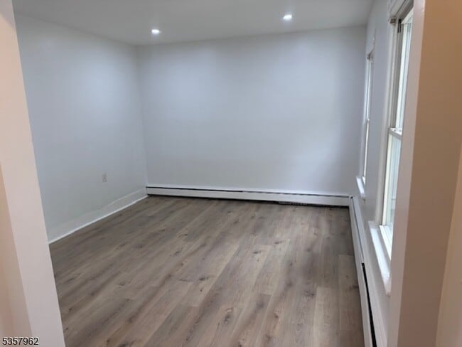 Foto del edificio - 145 N 2nd St