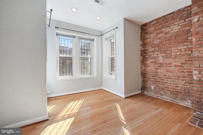 Foto del edificio - 504 L St NE