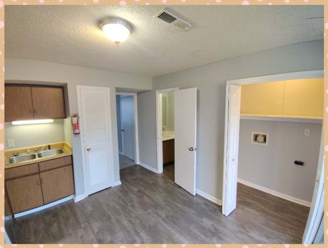 Foto del edificio - 74 Duiguid Dr