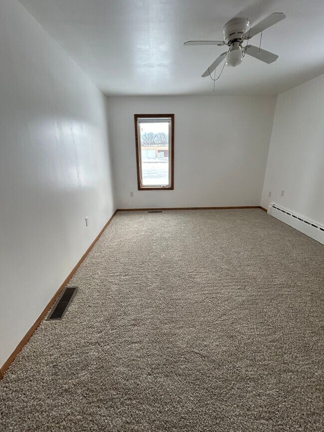 Foto del edificio - Charming 4-Bedroom Rambler for Rent – $2,100/month