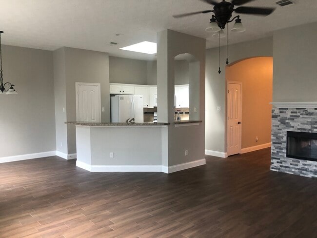 Foto del edificio - 19306 Pinewood Bluff Ln