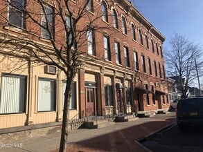 Building Photo - 1824 3rd Ave