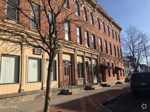 Building Photo - 1824 3rd Ave