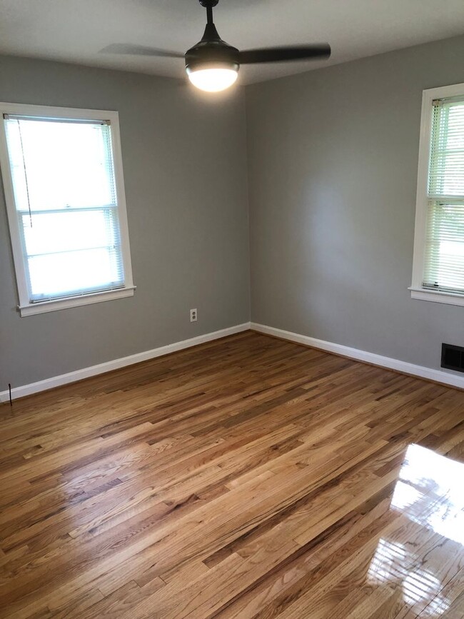 Building Photo - Newly Renovated 3 Bedroom 1 Bathroom Ranch...