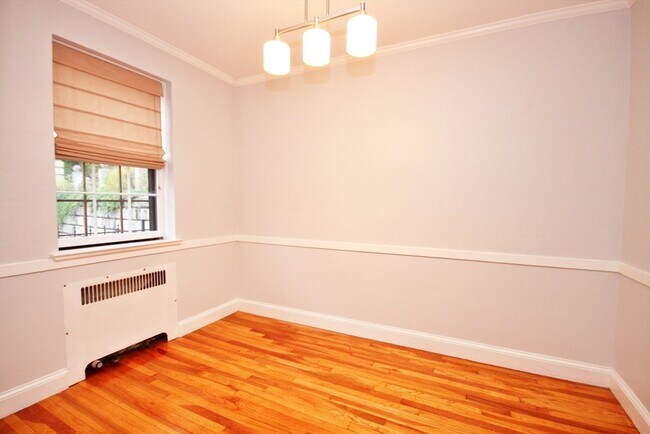 Foto del edificio - 1498 Beacon St