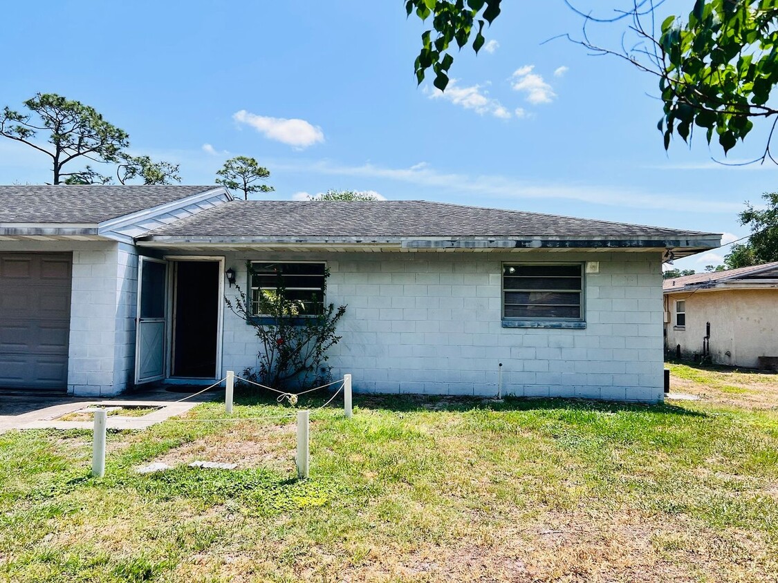 Primary Photo - 1911 Park Manor Dr