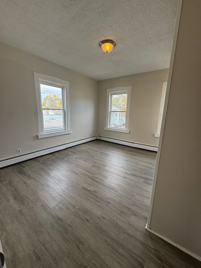 Building Photo - 36 Orange St