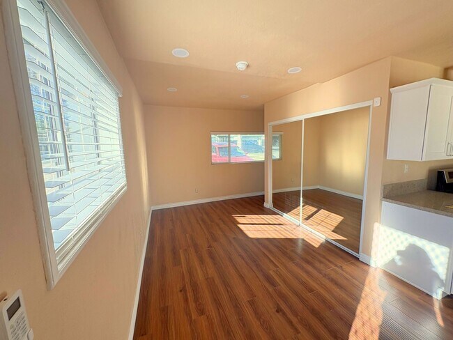 Building Photo - New ADU Studio