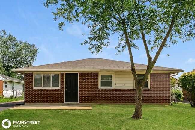 Building Photo - 565 CEDARWOOD RD, COLUMBUS, OH 43207