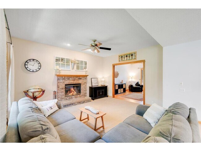 Building Photo - 3757 Bayberry Ln